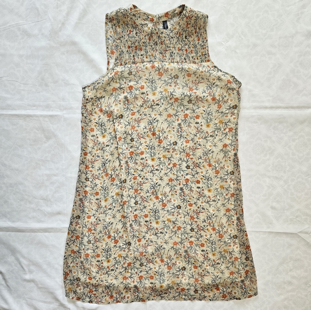 Massini Womens M Beige Floral Smocked Shift Dress Sleeveless Keyhole Button Back